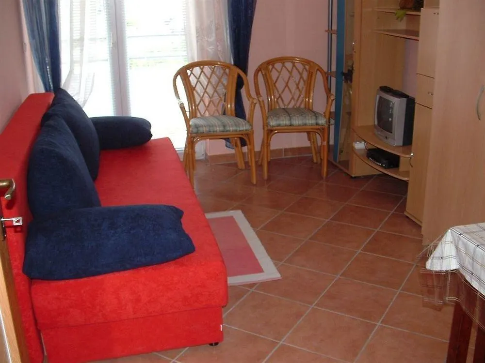Catalina Apartments Медулин Отель