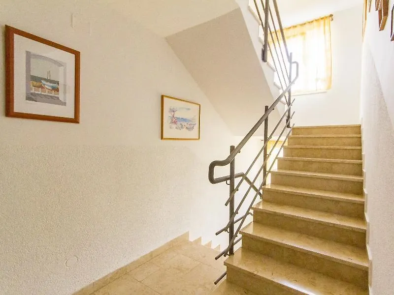 Отель Catalina Apartments Медулин