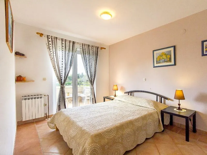 Catalina Apartments Медулин Отель