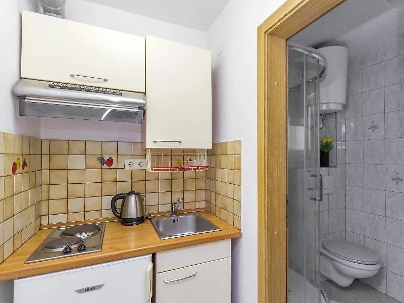 Отель Catalina Apartments Медулин