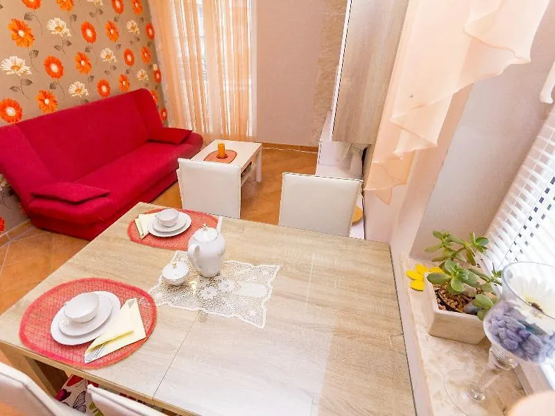 Catalina Apartments Медулин Отель