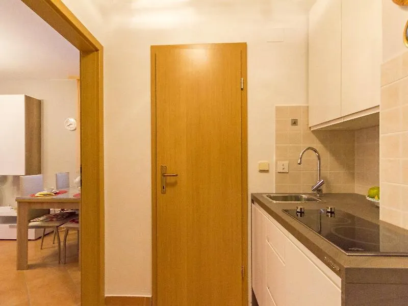 Catalina Apartments Медулин